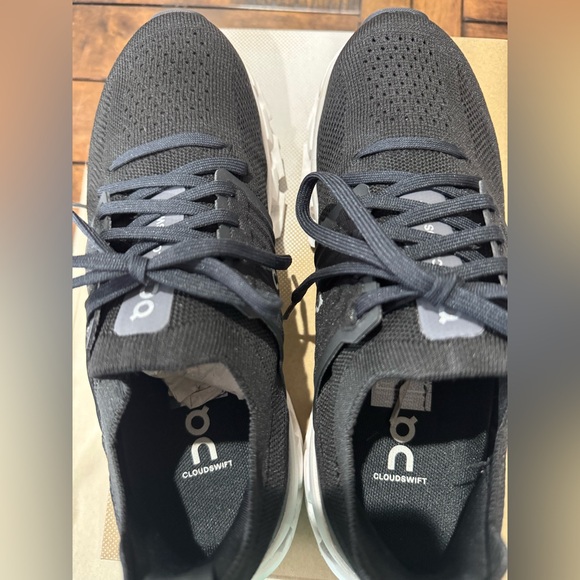 ON Cloudswift 3 women’s size 7. Color Black. Worn only once in great condition. - Picture 9 of 11